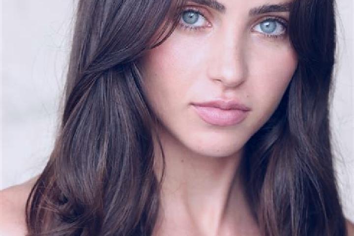 Alice, 28, a brunette blue-eyed middle eastern companion based in Hordel. Offering Overnight, CIM, Duos, Massage, Dinner Date. Available for incall and outca...