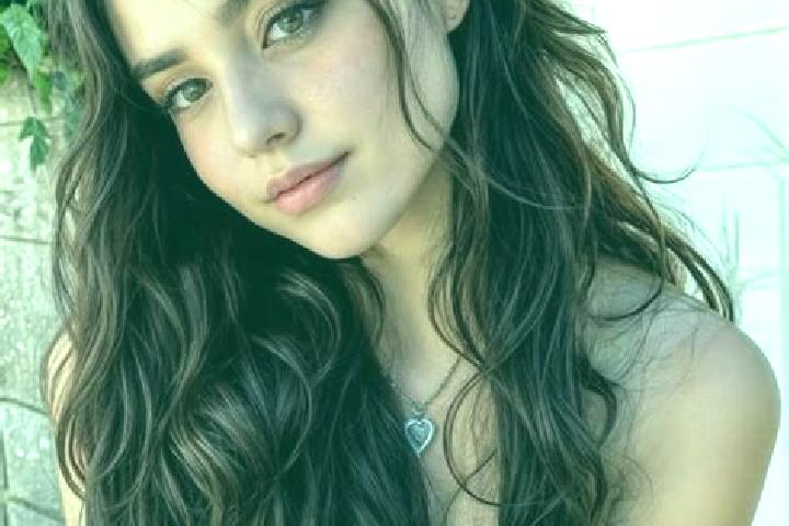 Alice, 28, a brunette hazel-eyed latina companion based in Capao Bonito do Sul. Offering CIM, Couples, BDSM, Erotic Massage. Available for incall and outcall...