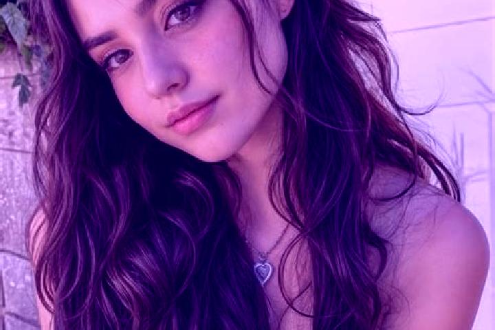 Alice, 28, a brunette hazel-eyed middle eastern companion based in Villefort. Offering Dinner Date, BDSM, GFE, Tantra. Available for incall and outcall, day ...