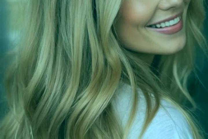 Alice, 28, a dark blonde hazel-eyed european companion based in Fellingsbro. Offering 69, Travel Companion, Dinner Date, Couples, Massage. Available for inca...