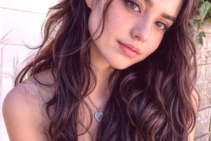 Alice, 28, a red hazel-eyed mediterranean companion based in Sacuta. Offering Deep French Kissing, Prostate Massage, Striptease, Overnight, Dinner Date. Avai...