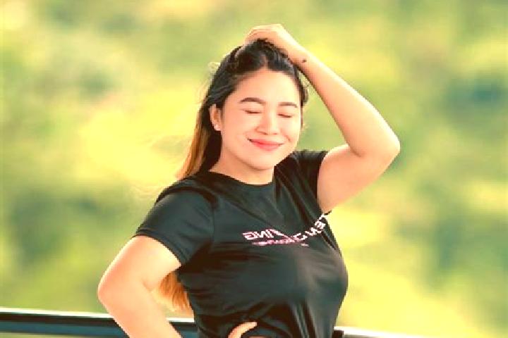 Alice, 28 — Escort in Basdiot, Philippines