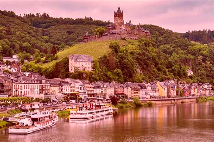 Alice, 28 — Escort in Loffingen, Germany