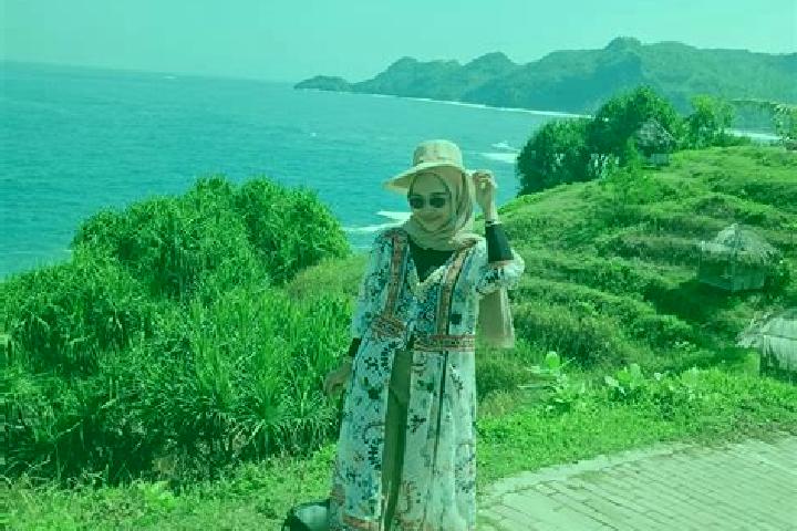 Alice, 28 — Escort in Pakuncen, Indonesia