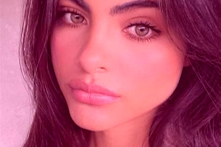 Alice, 29, a brunette green-eyed indian companion based in Hampton East. Offering CIM, Dinner Date, BDSM, Fetish, Domination. Available for incall and outcal...