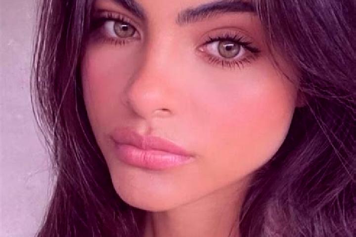 Alice, 29, a brunette green-eyed latina companion based in Filia. Offering Fetish, Tantra, Overnight, Domination. Available for incall and outcall, overnight...