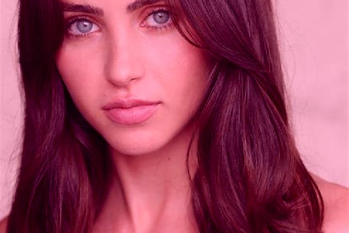 Alice, 29, a chestnut hazel-eyed latina companion based in Darjiu. Offering A-Level, Overnight, Domination. Available for incall and outcall, day and evening...