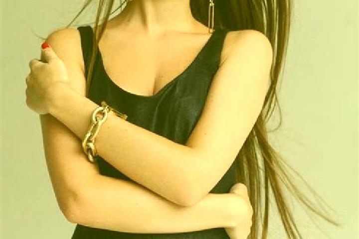 Alice, 29, a dark blonde dark-eyed caucasian companion based in Sankt Peter am Ottersbach. Offering Travel Companion, Overnight, Girlfriend Experience, Party...
