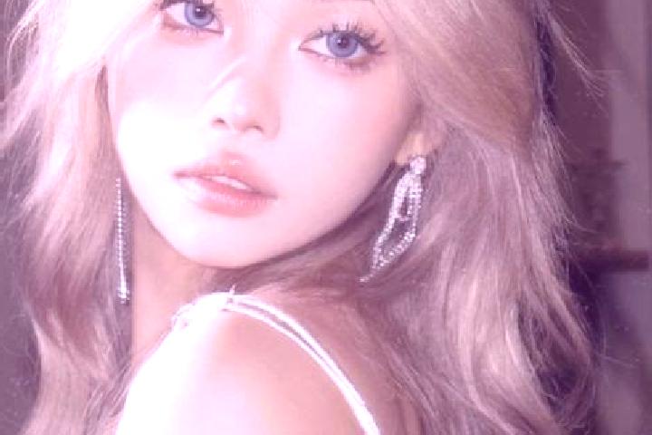 Alice, 29, a platinum blonde hazel-eyed asian companion based in Naili. Offering Duos, Overnight, Roleplay, OWO. Available for incall and outcall, day and ev...