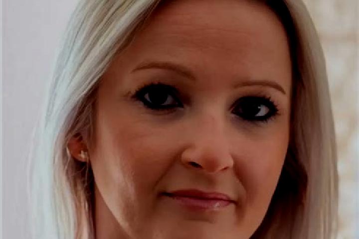 Alice, 29 — Escort in Fey, France
