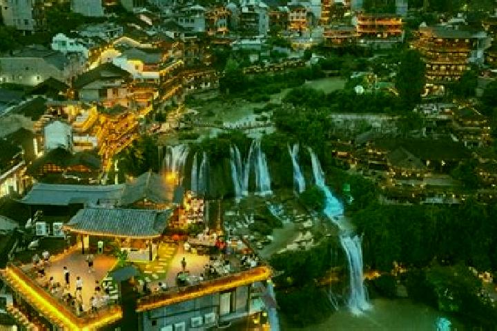 Alice, 29 — Escort in Huotong, China