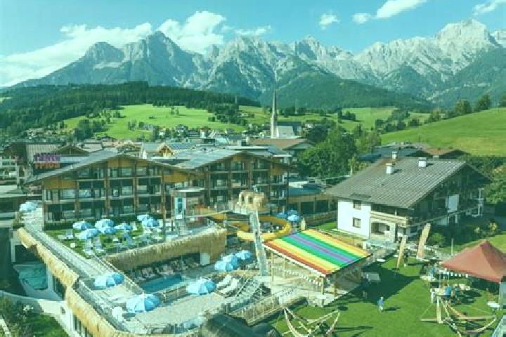Alice, 29 — Escort in Maria Alm am Steinernen Meer, Austria