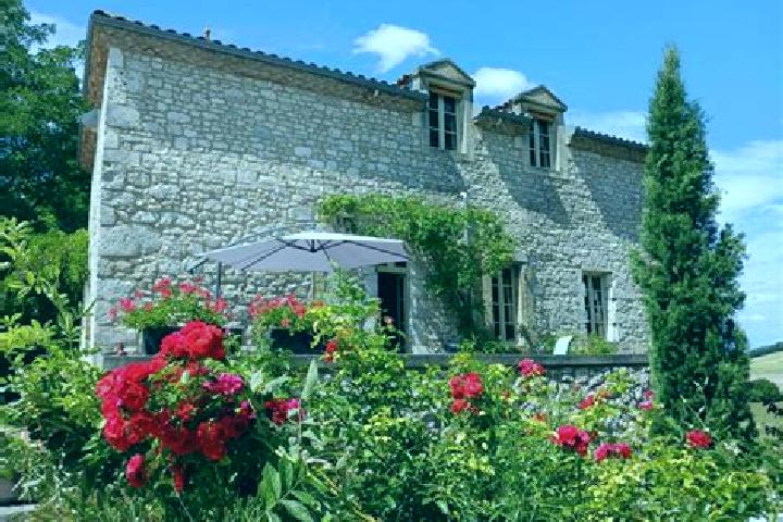Alice, 29 — Escort in Montaut, France