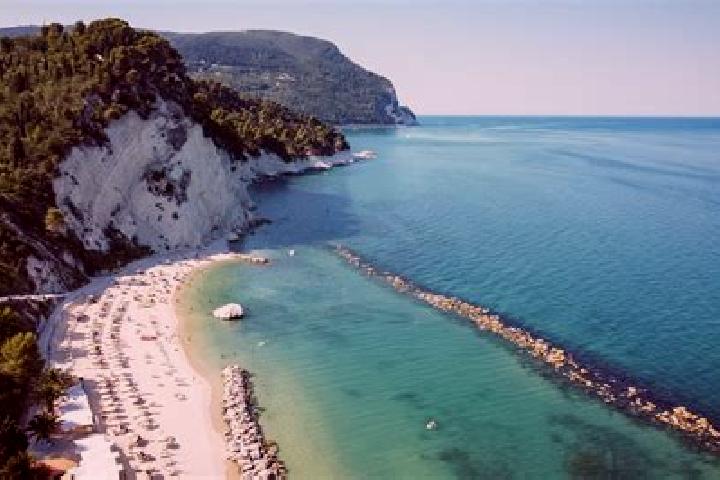 Alice, 29 — Escort in Piane di Montegiorgio, Italy