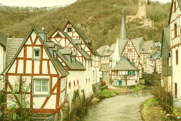 Alice, 29 — Escort in Udler, Germany