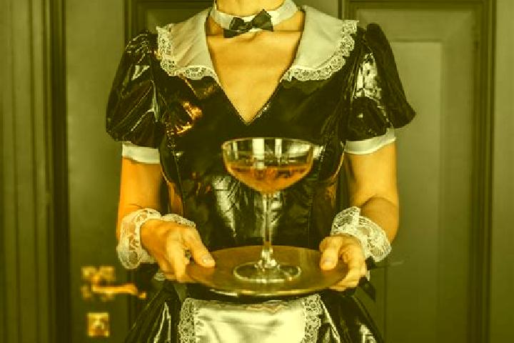 Alice, 30, a black brown-eyed caucasian companion based in Neuenrade. Offering BDSM, Roleplay, Tantra. Available for incall and outcall, day and evening dates.