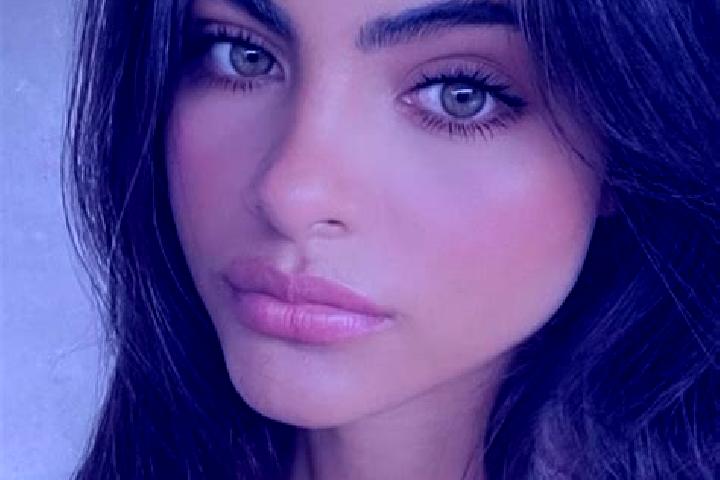 Alice, 30, a brunette green-eyed caribbean companion based in Mreznicki Varos. Offering Striptease, BDSM, Deep French Kissing. Available for incall and outca...