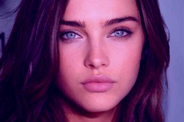 Alice, 30, a brunette grey-eyed slavic companion based in Alella. Offering Roleplay, CIM, Overnight. Available for incall and outcall, day and evening dates.