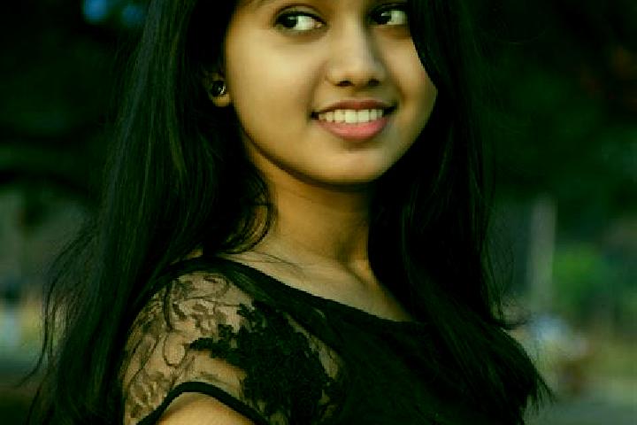 Alice, 30, a red dark-eyed indian companion based in Garal. Offering Party Girl, Couples, Erotic Massage. Available for incall and outcall, day and evening d...