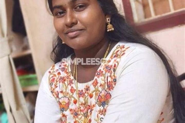 Alice, 30 — Escort in Karur, India