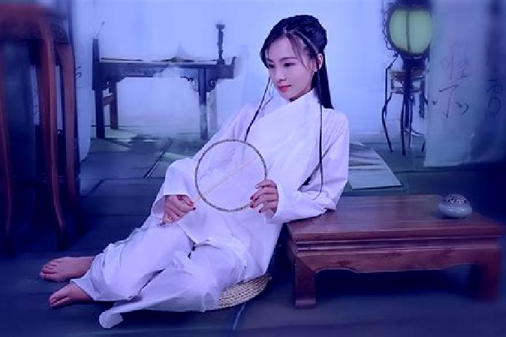 Alice, 30 — Escort in Zhongyi, China