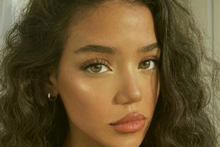 Alice, 31, a black brown-eyed european companion based in Aillant-sur-Tholon. Offering CIM, Girlfriend Experience, Domination. Available for incall and outca...