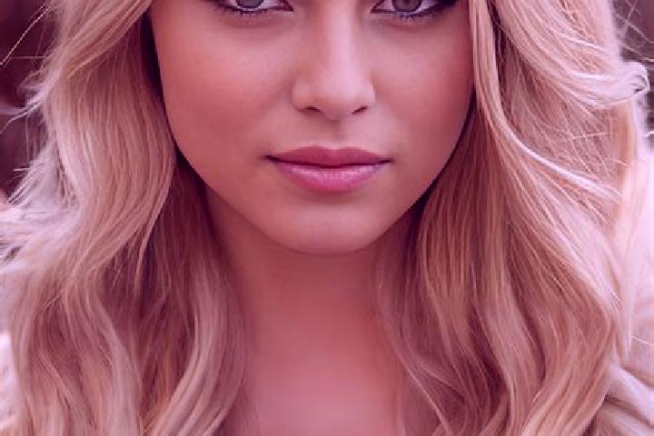 Alice, 31, a blonde green-eyed indian companion based in Ponnamaravati. Offering Overnight, Girlfriend Experience, Deep French Kissing, A-Level, Dinner Date....