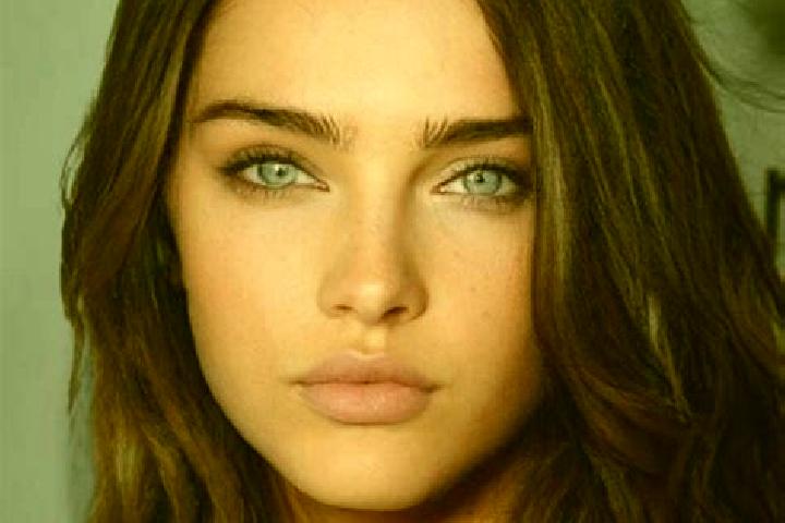 Alice, 31, a brunette blue-eyed ebony companion based in Udimskiy. Offering Dinner Date, OWO, Duos. Available for incall and outcall, day and evening dates.
