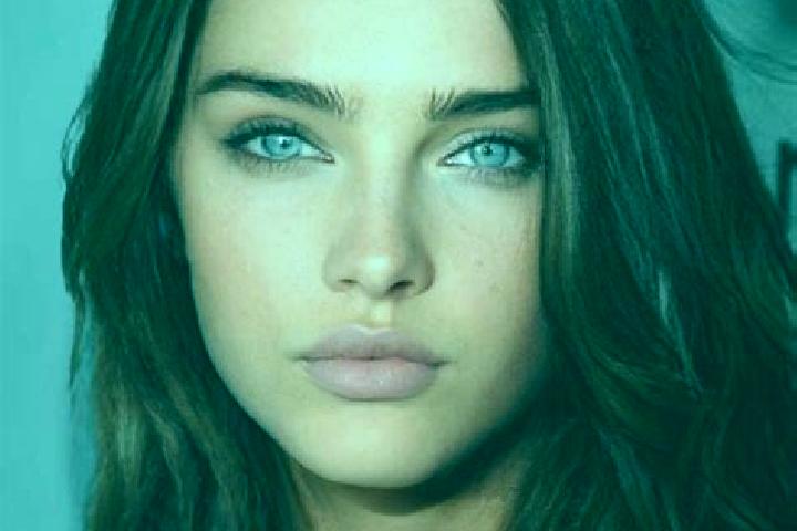 Alice, 31, a brunette grey-eyed mixed companion based in Boscoso. Offering Tantra, CIM, Overnight, Party Girl. Available for incall and outcall, day and even...