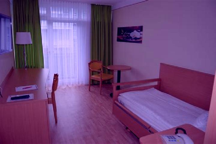 Alice, 31, a chestnut amber-eyed european companion based in Bernau am Chiemsee. Offering Girlfriend Experience, Massage, Deep French Kissing, Domination. Av...