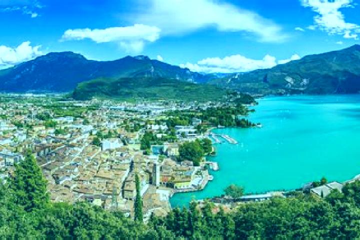 Alice, 31, a red grey-eyed slavic companion based in Torbole sul Garda. Offering GFE, Travel Companion, Deep French Kissing, Dinner Date. Available for incal...