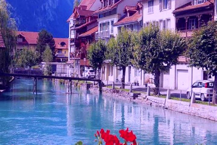 Alice, 31 — Escort in Lully, Switzerland