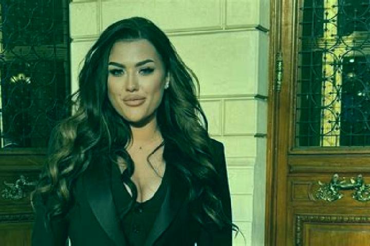 Alice, 31 — Escort in Neicu, Romania