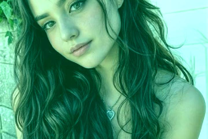 Alice, 32, a auburn hazel-eyed latina companion based in Kizilovoye. Offering Deep French Kissing, A-Level, Domination, Massage. Available for incall and out...