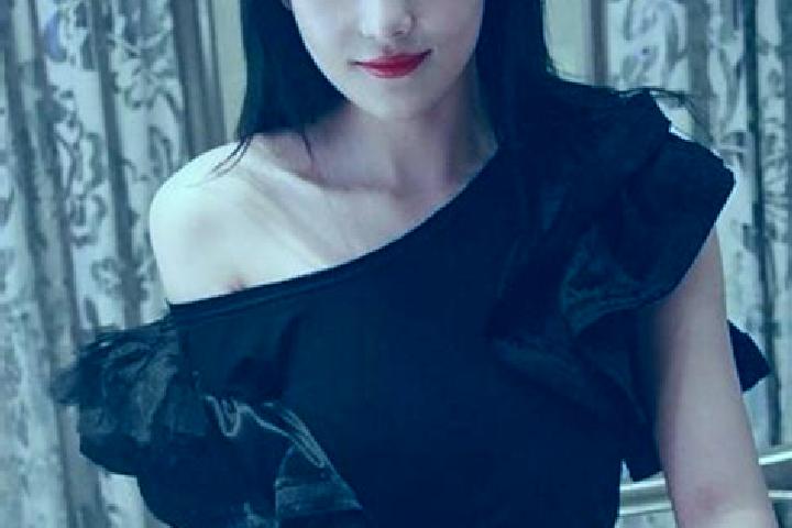 Alice, 32, a black grey-eyed asian companion based in Point Venture. Offering A-Level, Party Girl, Prostate Massage, Dinner Date. Available for incall and ou...
