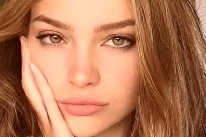 Alice, 32, a dark blonde dark-eyed mediterranean companion based in Boyo. Offering Tantra, Party Girl, Overnight. Available for incall and outcall, overnight...