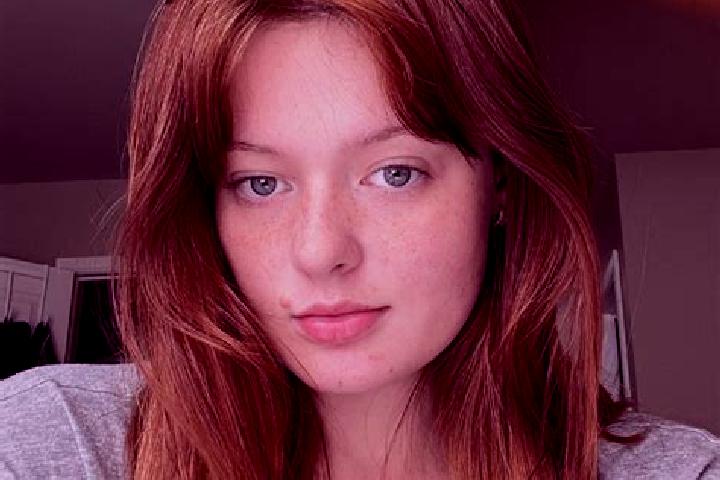 Alice, 32, a red grey-eyed slavic companion based in Villanova del Sillaro. Offering Fetish, OWO. Available for incall and outcall, day and evening dates.