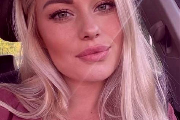 Alice, 33, a blonde hazel-eyed caucasian companion based in Cheyyur. Offering Domination, Dinner Date, Fetish. Available for incall and outcall, day and even...