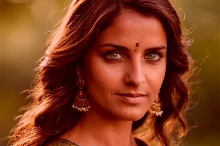 Alice, 33, a brunette green-eyed indian companion based in Aliyabad. Offering Roleplay, Girlfriend Experience, Massage. Available for incall and outcall, ove...