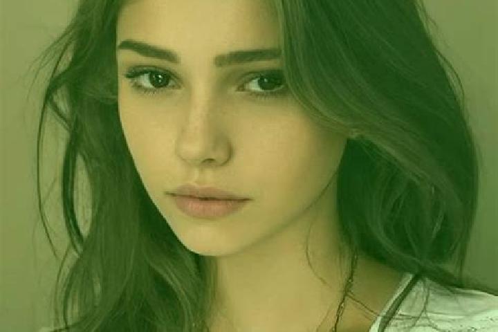 Alice, 33, a chestnut grey-eyed slavic companion based in Kedungwuni. Offering Overnight, A-Level, Roleplay, Dinner Date. Available for incall and outcall, o...