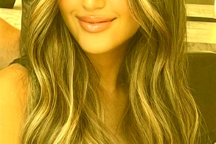 Alice, 33, a dark blonde brown-eyed asian companion based in Portonovo. Offering Tantra, Fetish, Erotic Massage. Available for incall and outcall, overnight ...