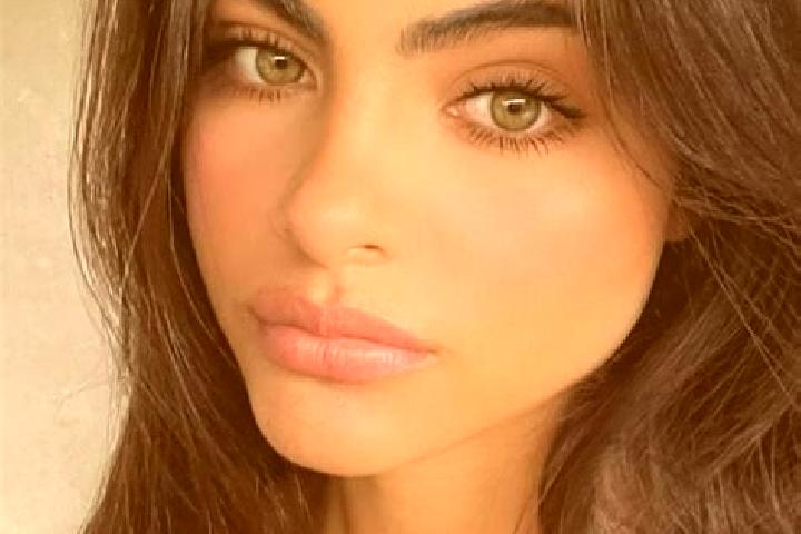 Alice, 33, a red dark-eyed indian companion based in Mamers. Offering Domination, Dinner Date, Girlfriend Experience, Overnight. Available for incall and out...