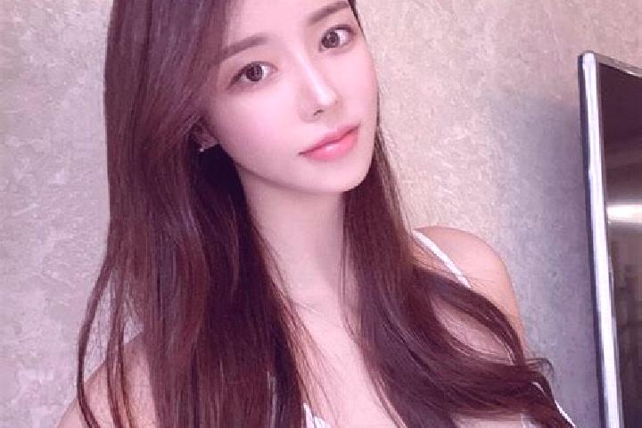 Alice, 33 — Escort in Weiwu eryuqiwen, China