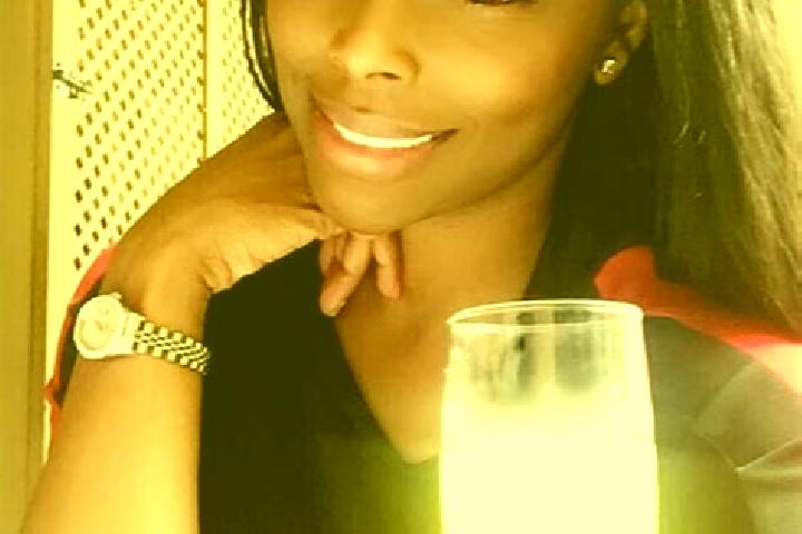 Alice, 34, a black dark-eyed caribbean companion based in Jarjapupeta. Offering Duos, Deep French Kissing, Erotic Massage, Dinner Date. Available for incall ...