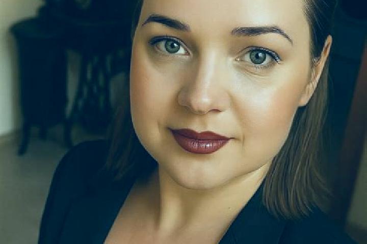 Alice, 34 — Escort in Nana, Slovakia
