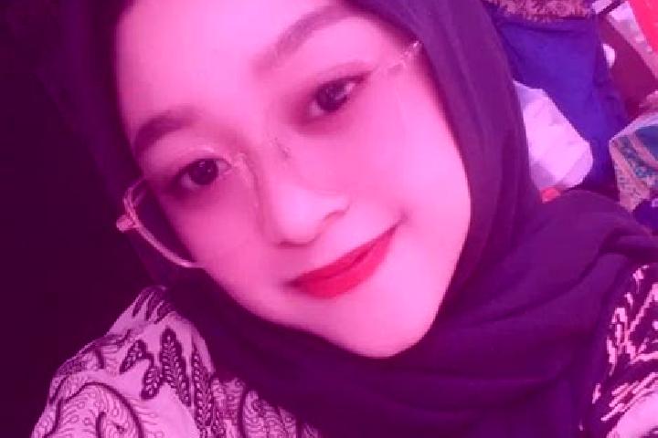 Alice, 34 — Escort in Sambong, Indonesia