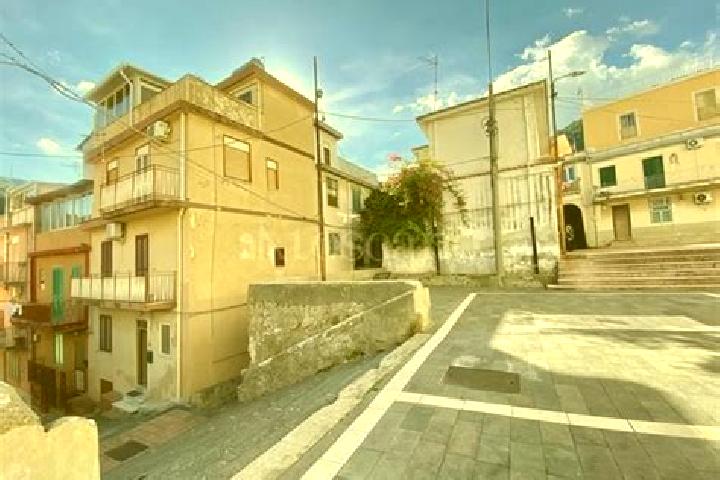 Alice, 34 — Escort in San Filippo Superiore, Italy