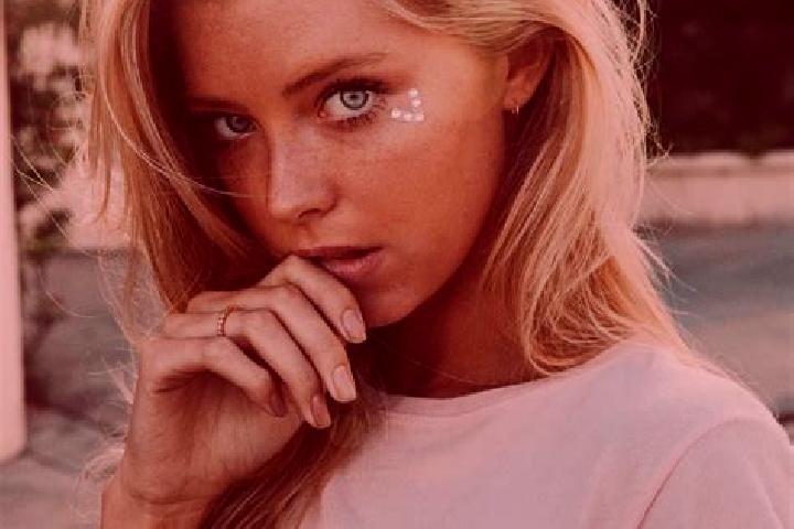 Alice, 35, a blonde blue-eyed caribbean companion based in Villisca. Offering Roleplay, Domination, A-Level. Available for incall and outcall, day and evenin...