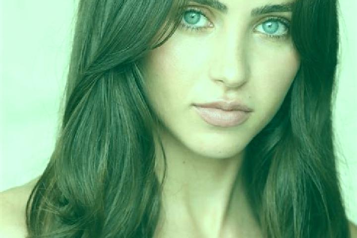 Alice, 35, a brunette dark-eyed indian companion based in Cardenden. Offering Erotic Massage, Striptease, 69. Available for incall and outcall, day and eveni...