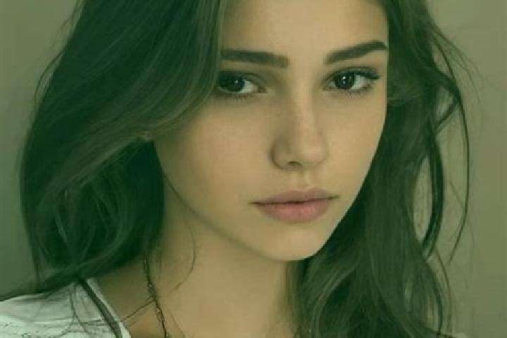Alice, 35, a chestnut dark-eyed slavic companion based in Arleux-en-Gohelle. Offering Prostate Massage, Striptease, GFE, Massage. Available for incall and ou...